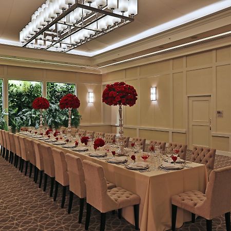 Bristol Panama, A Registry Collection Hotel Exteriér fotografie A long table set for a banquet