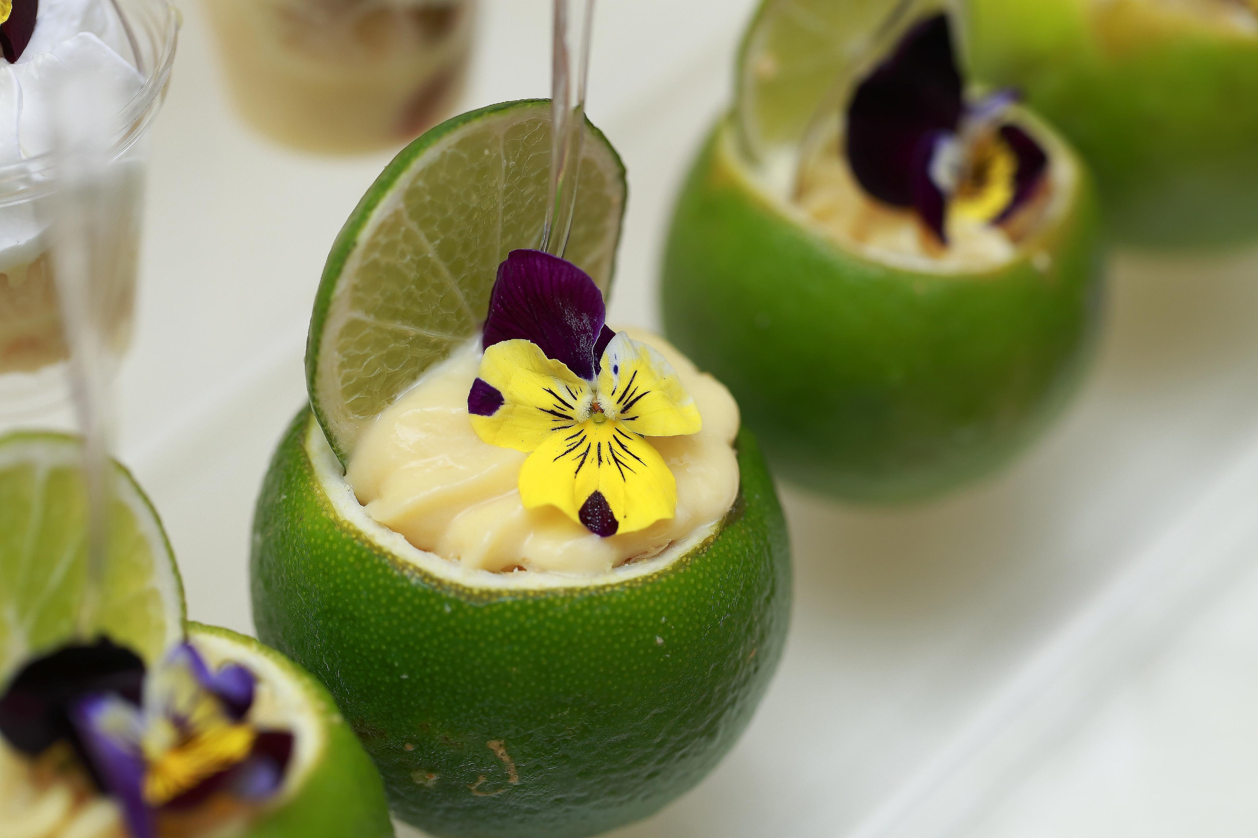 Bristol Panama, A Registry Collection Hotel Exteriér fotografie A lime being used as a garnish