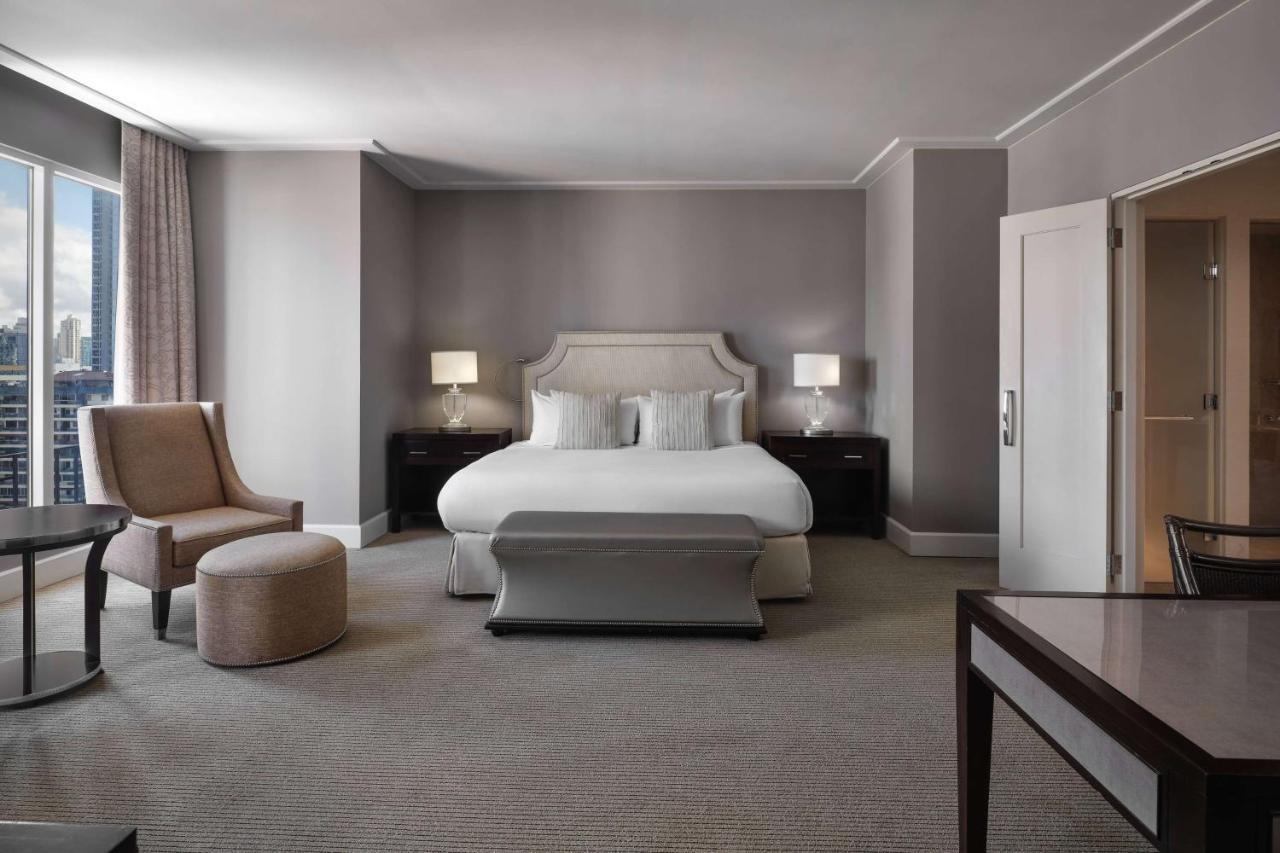 Bristol Panama, A Registry Collection Hotel Exteriér fotografie A bedroom at The Ritz-Carlton, Chicago