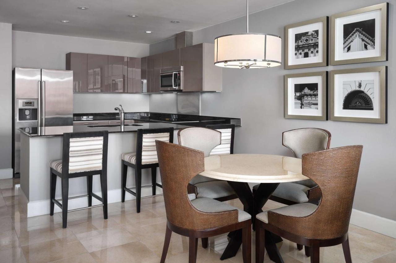 Bristol Panama, A Registry Collection Hotel Exteriér fotografie A kitchen and dining room