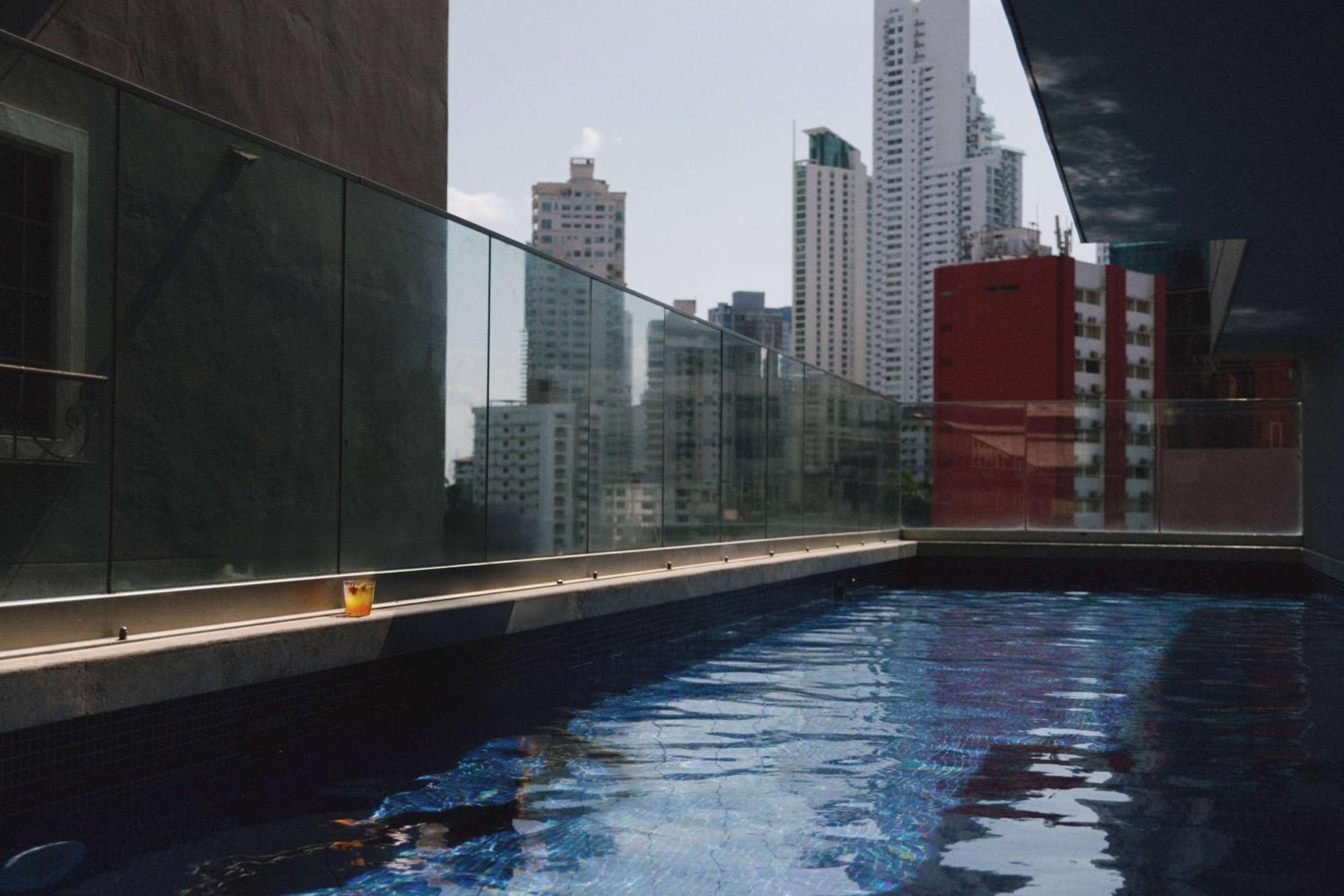 Bristol Panama, A Registry Collection Hotel Exteriér fotografie Swimming pool at the rooftop